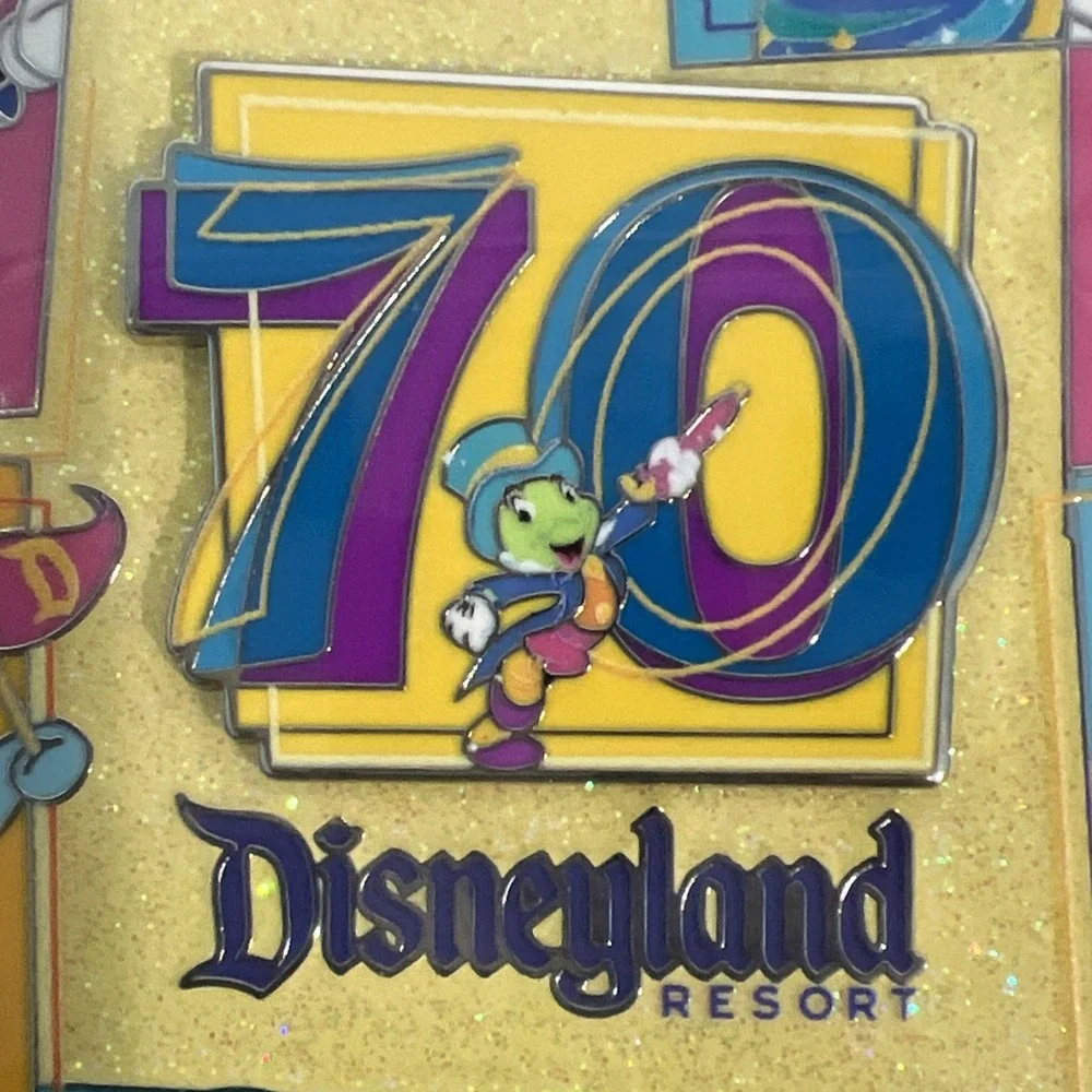 Disneyland 70th Anniversary Mickey & Friends‎ Jumbo Pin Limited Edition 1000 NEW